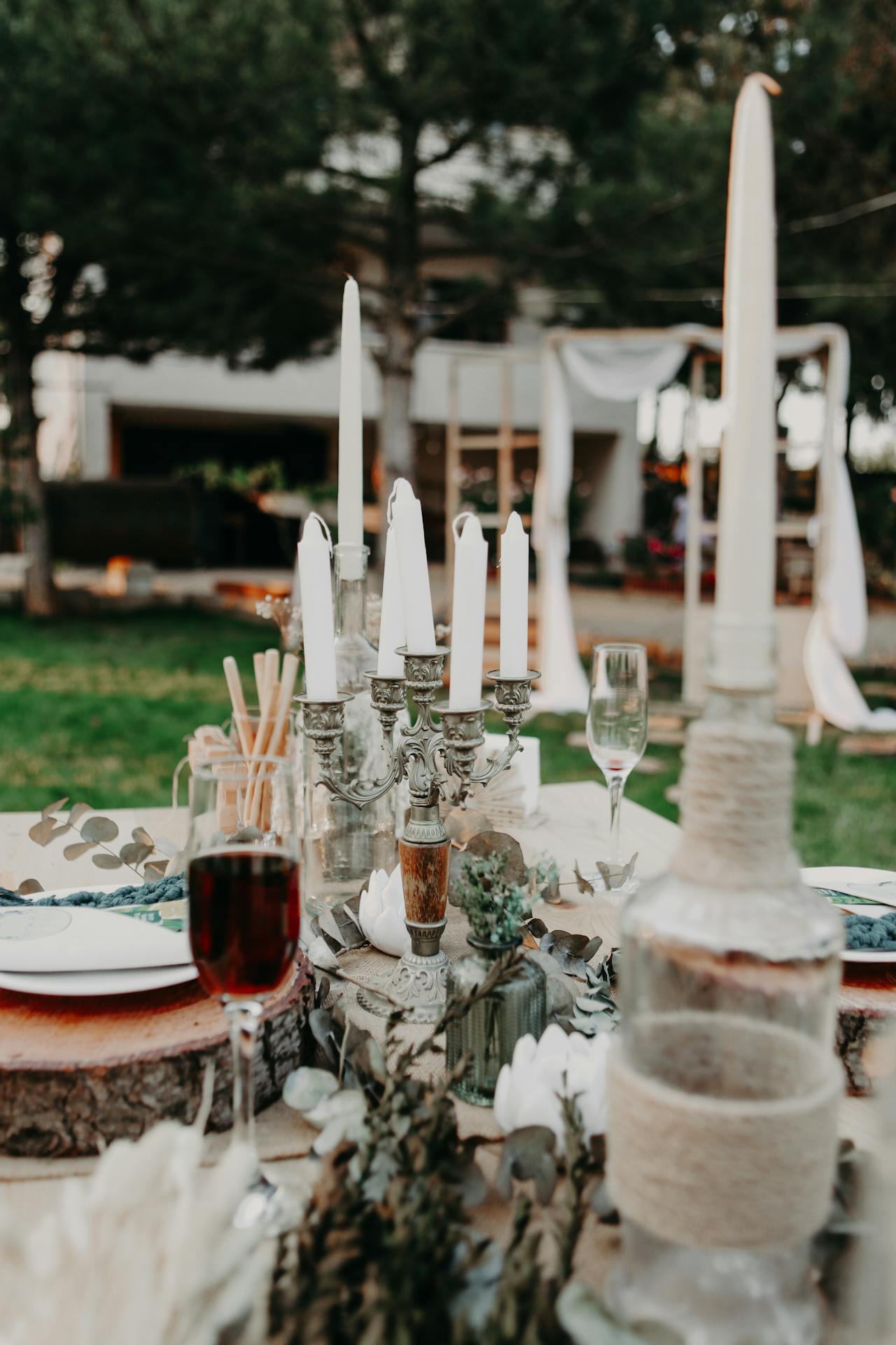 Location bougeoirs anciens - Location vaisselle ancienne - Mariage vintage - Mariage écoresponsable - Mariage Lyon - Mariage Bourgogne - Bougeoir ancien + bougies